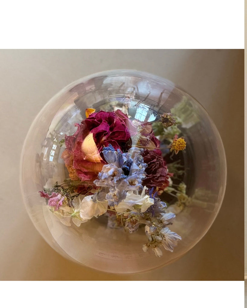 Trouw- of rouwbloemen bewaren onder stolp | Field of Hope